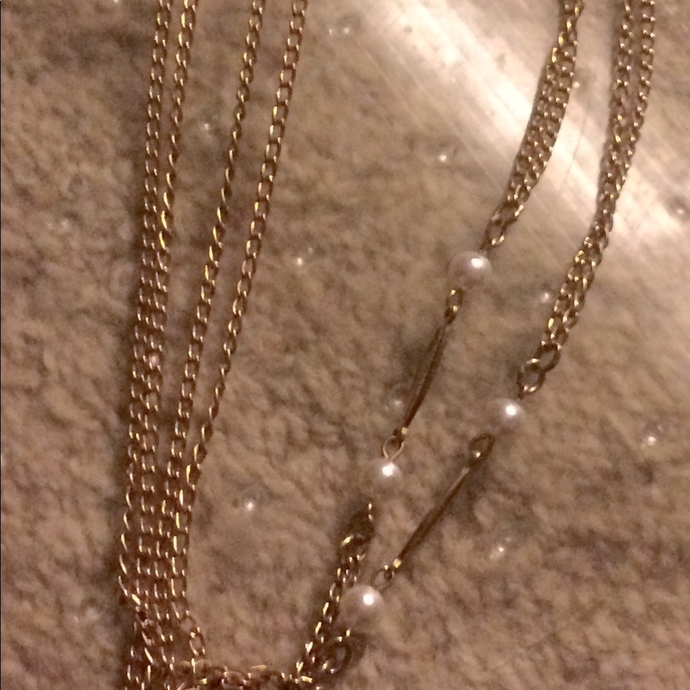 Woman long necklace